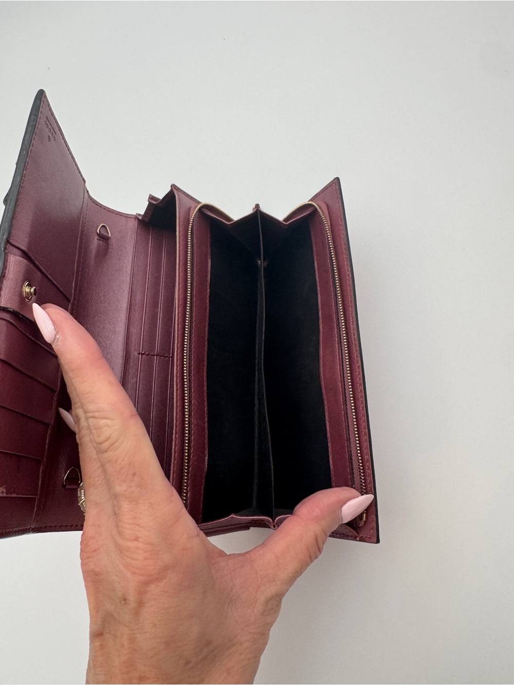 Authentic Gucci Pink Microguccissima Patent Leather Continental Bow Wallet - Picture 16 of 16